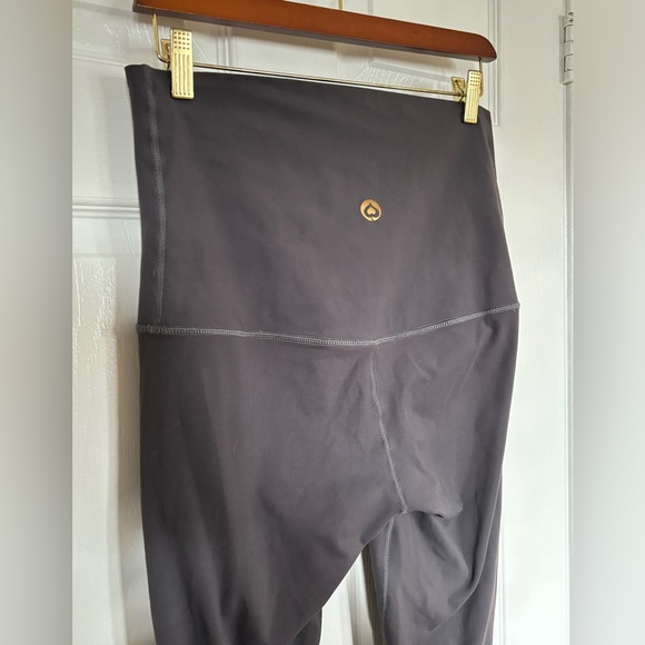 Maternity Grow with Me Tight in Sky Grey - Picture 4 of 6